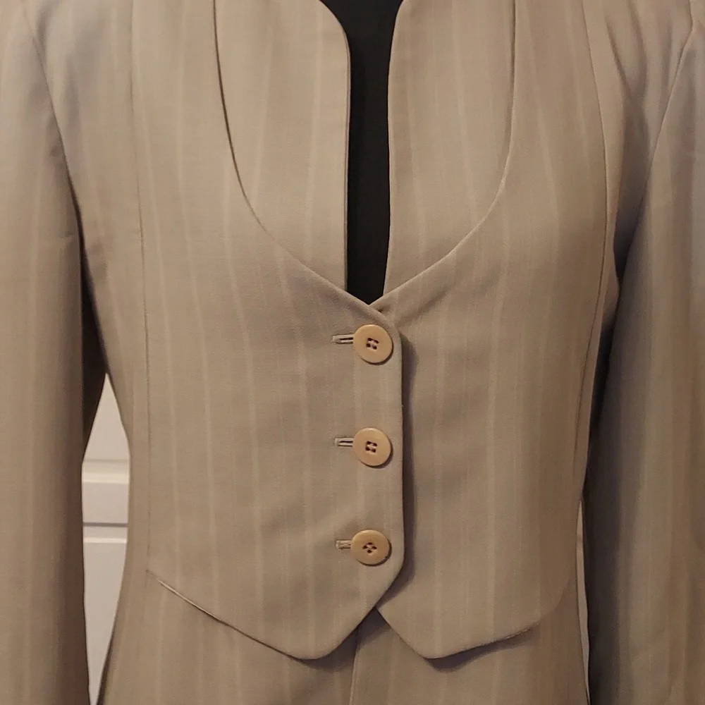 Giorgio Armani Designer Suit Jacket Blazer Size 6 Vintage Taupe Green